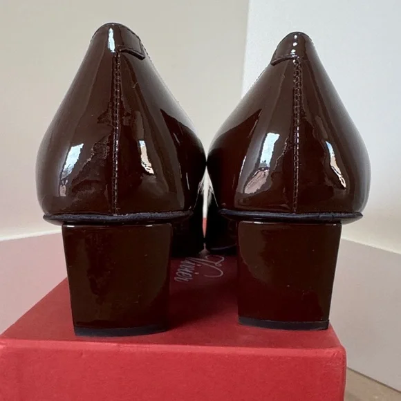 Roger Vivier Brown Pumps with Signature Buckle Sz 40 - Picture 5 of 9